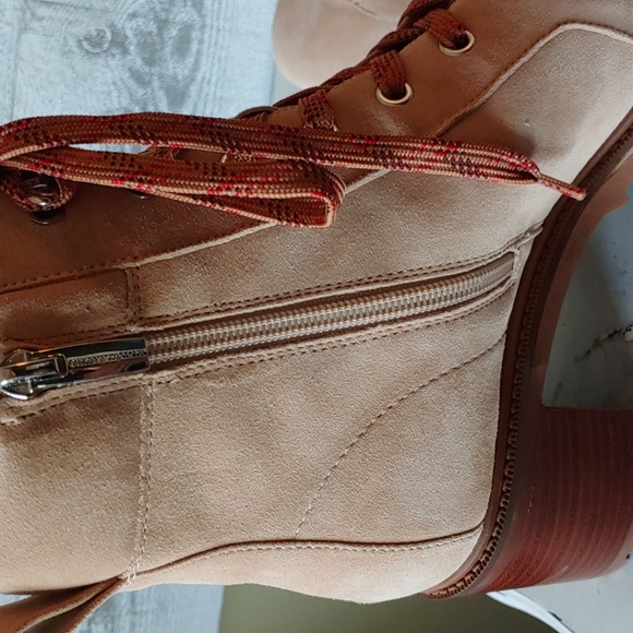 Vince Camuto Combat Boot - Picture 4 of 9